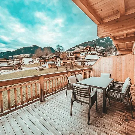 Gletscherblickstube With Sunny Balcony & Car Park - An Alpenluxus Appartement, Zillertal Fuegen Exterior photo