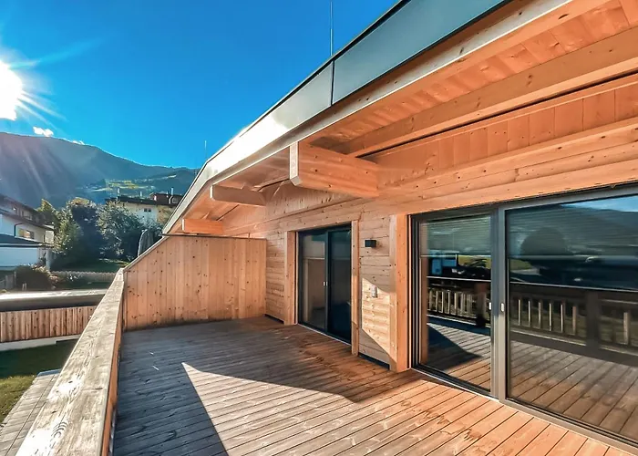 Gletscherblickstube With Sunny Balcony & Car Park - An Alpenluxus Appartement, Zillertal