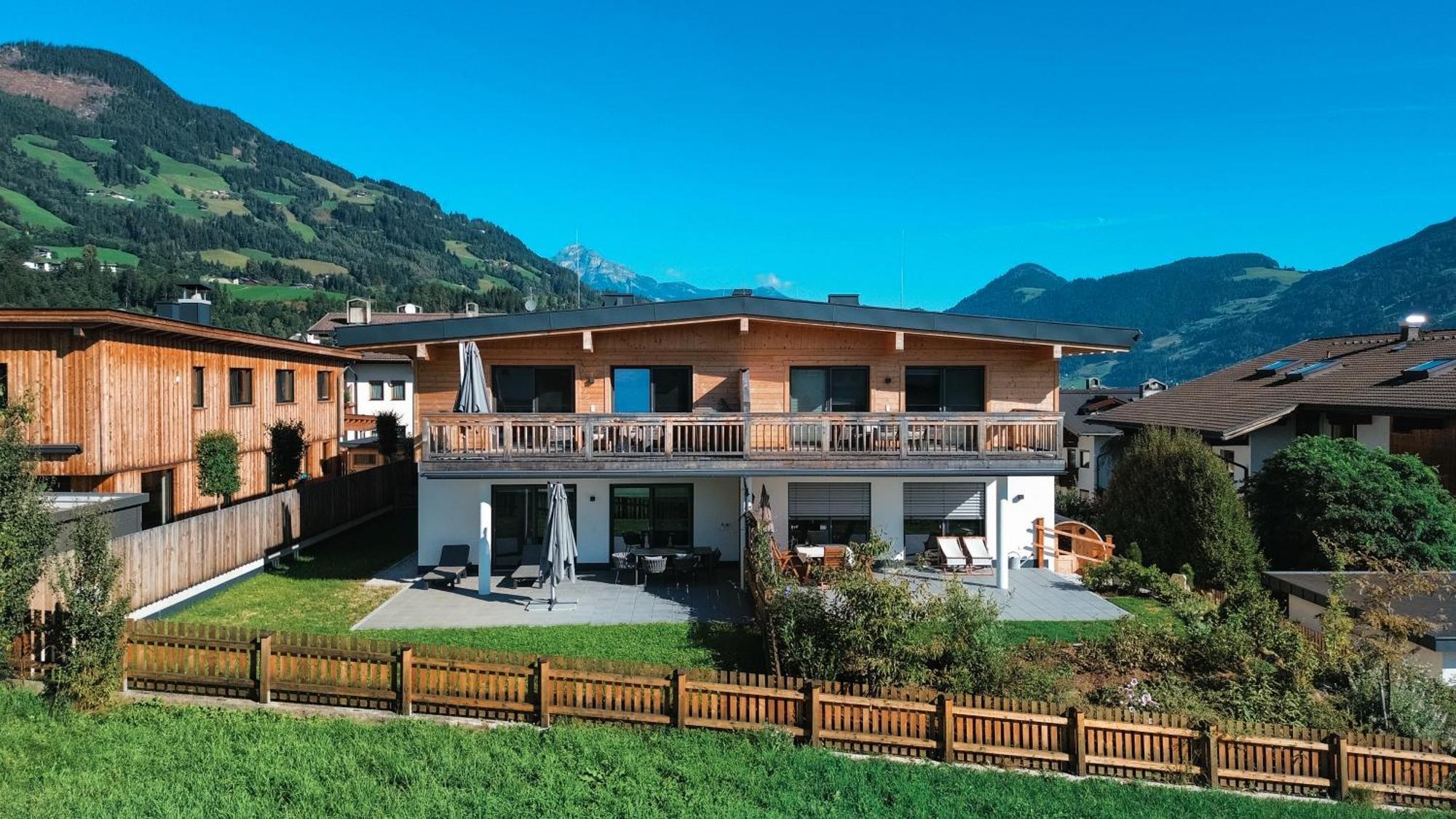 Gletscherblickstube With Sunny Balcony & Car Park - An Alpenluxus Appartement, Zillertal Fügen